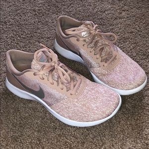 Women’s Nike shoes